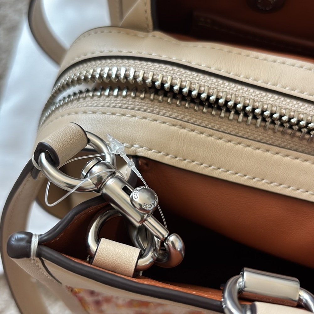 Rogue Bag 25 in Tweed - Picture 5 of 15